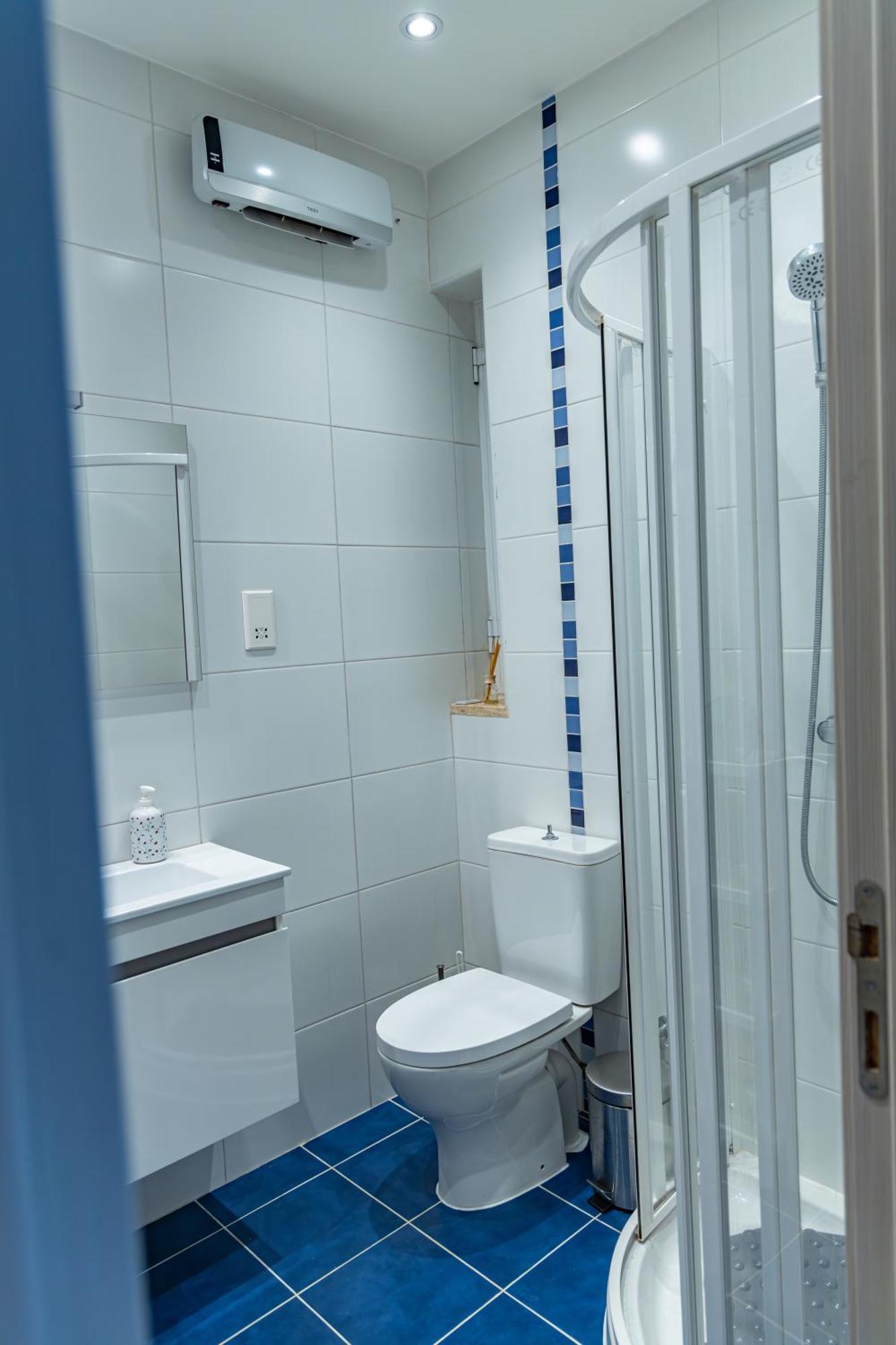 Traditional Maltese Styled 2Br Apartment With Large Maltese Balcony & Internal Yard - Located In The Heart Of Valletta - Maltese Capital City Bagian luar foto