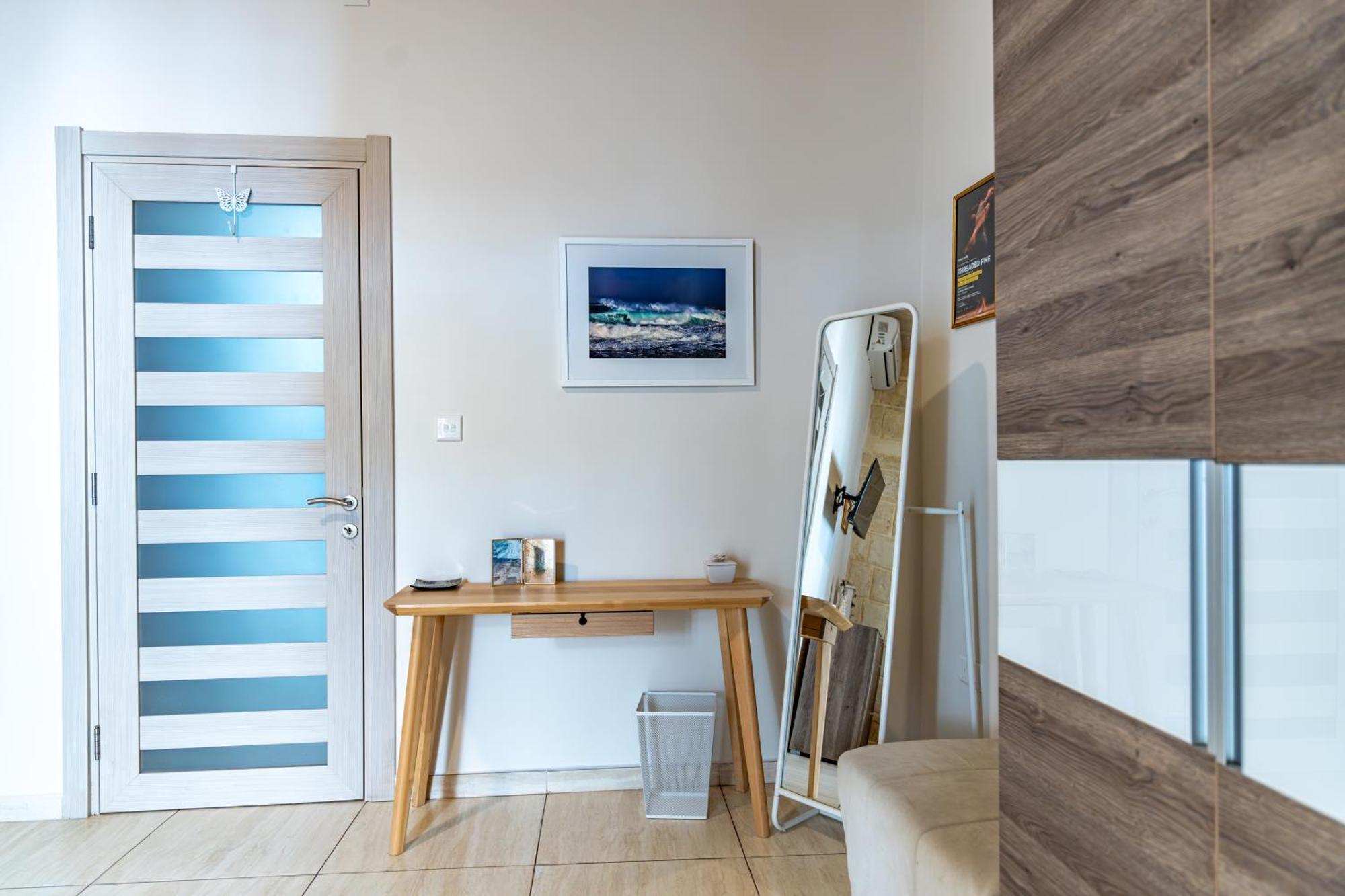 Traditional Maltese Styled 2Br Apartment With Large Maltese Balcony & Internal Yard - Located In The Heart Of Valletta - Maltese Capital City Bagian luar foto