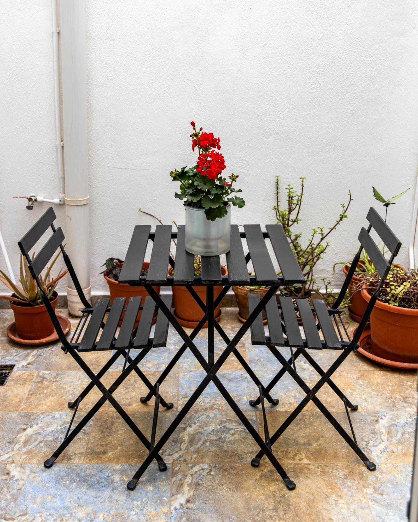 Traditional Maltese Styled 2Br Apartment With Large Maltese Balcony & Internal Yard - Located In The Heart Of Valletta - Maltese Capital City Bagian luar foto